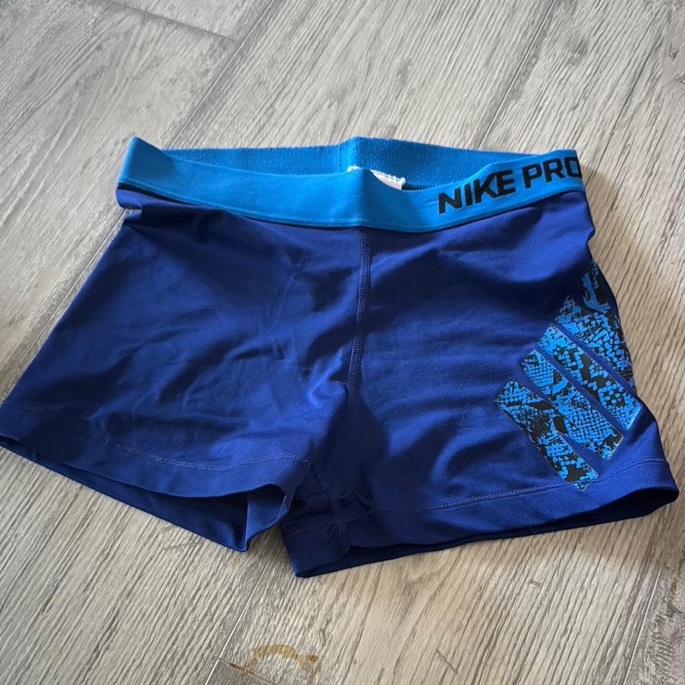 Nike pro blue size medium